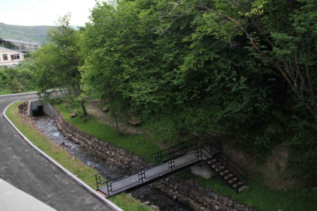 Tsaghkahovit Hotel Tsachkadzor Buitenkant foto